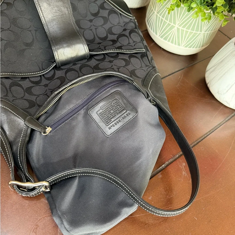 Coach black Hobo silver metal Excellent Condition - Picture 11 of 16